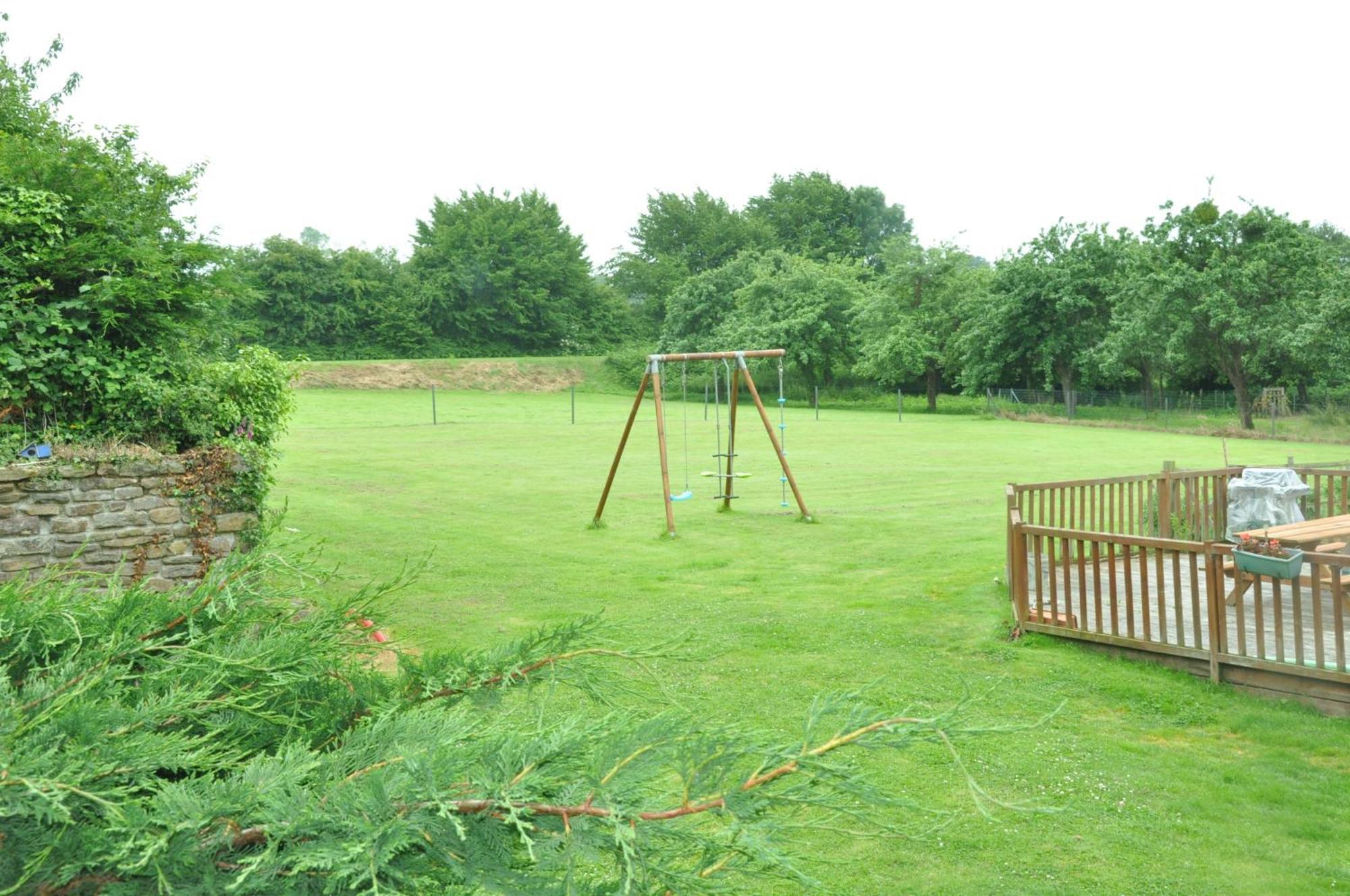 Bed and Breakfast La Ferme De Montaigu Exterior foto